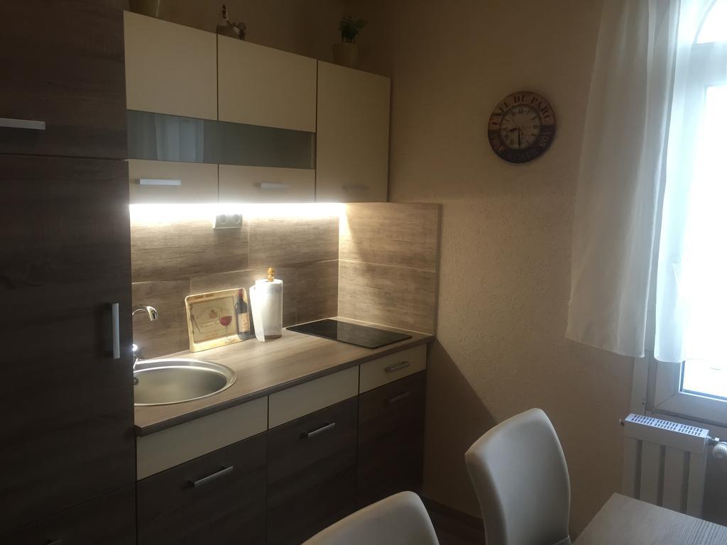 Belvarosi Deluxe Apartman Baja Buitenkant foto