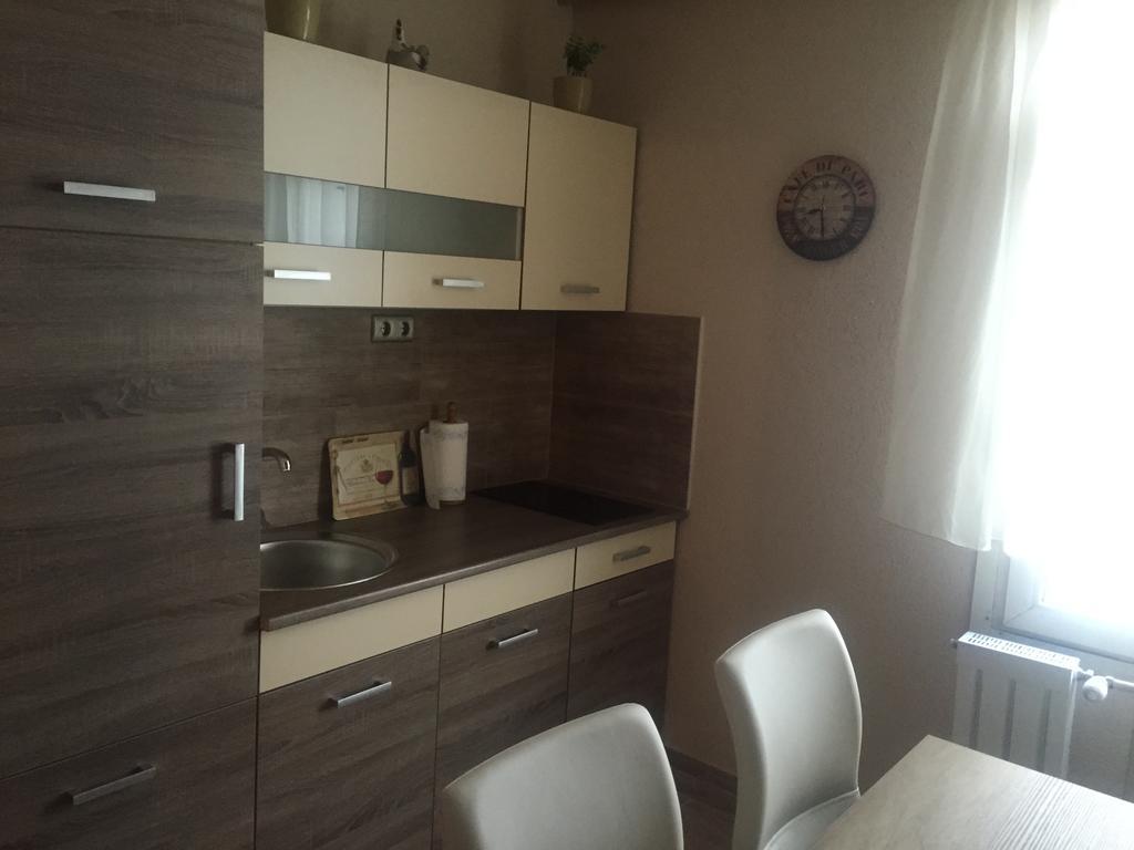 Belvarosi Deluxe Apartman Baja Buitenkant foto