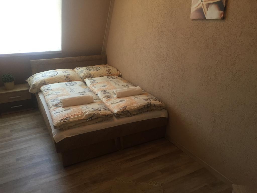 Belvarosi Deluxe Apartman Baja Buitenkant foto